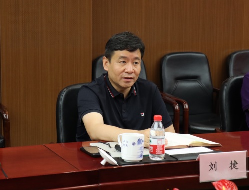 7b504bdd-045e-4c75-be8d-09e691ce831f